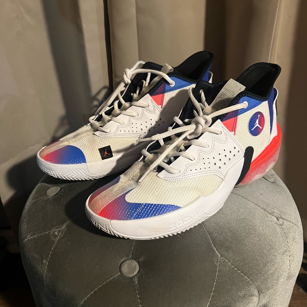 Jordan elevation reacts “white infrared royals”